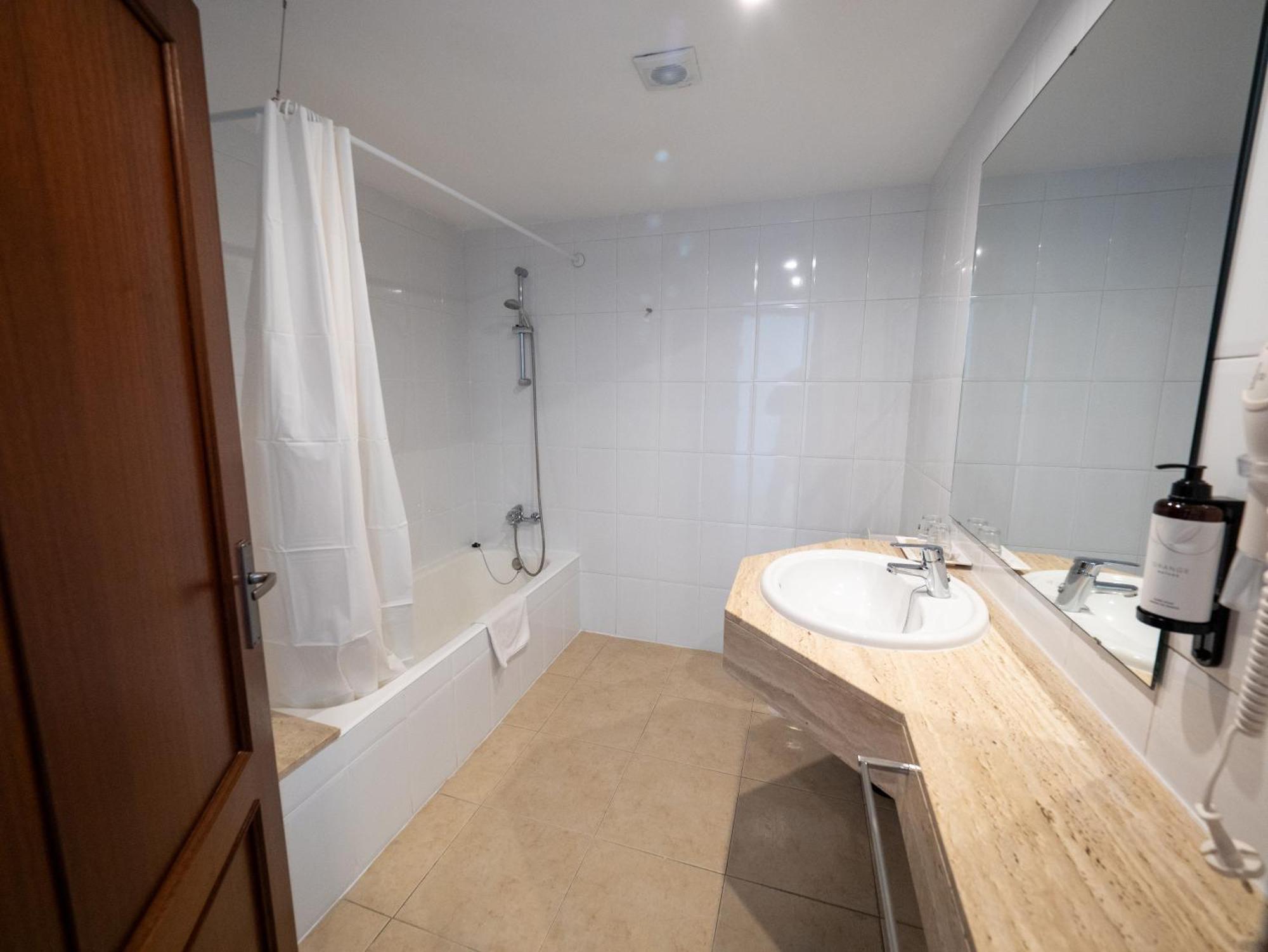 Prope Mare Apartamentos Кала Миллор Экстерьер фото